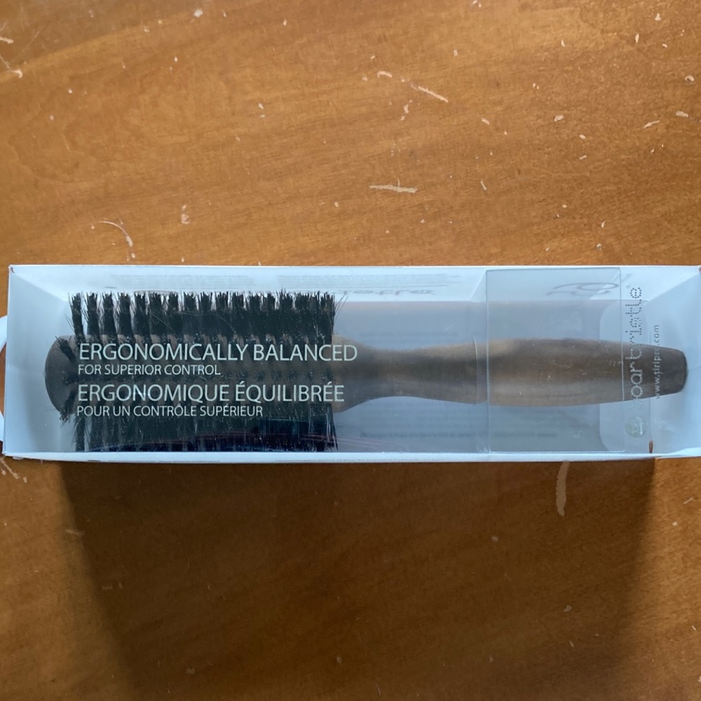 Medium size boar bristle round brush